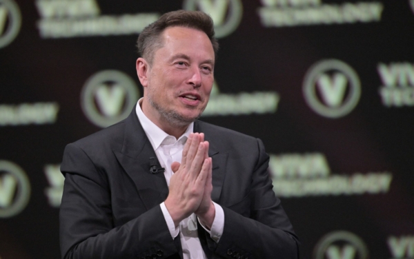 Ông Elon Musk nói trong chuyến thăm của mình tại hội chợ đổi mới và khởi nghiệp công nghệ Vivatech tại trung tâm triển lãm Porte de Versailles ở Paris hôm 16/06/2023. (Ảnh: Alain Jocard/AFP qua Getty Images)