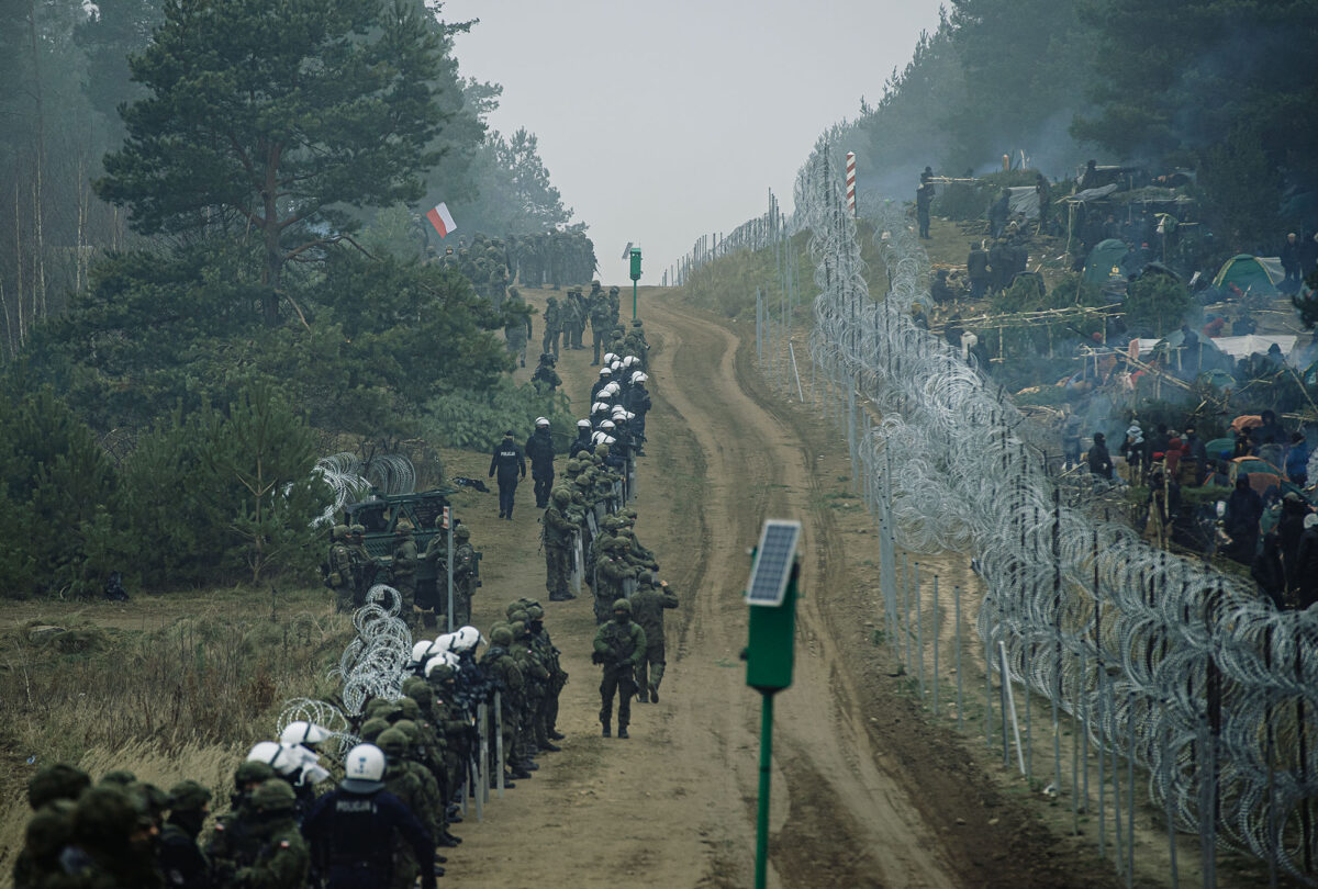 Tình hình tại biên giới Ba Lan-Belarus ở Kuznica, Ba Lan, vào ngày 11/11/2021. (Ảnh: Irek Dorozanski/DWOT/Đăng dưới sự cho phép của Văn phòng Thủ tướng Ba Lan)