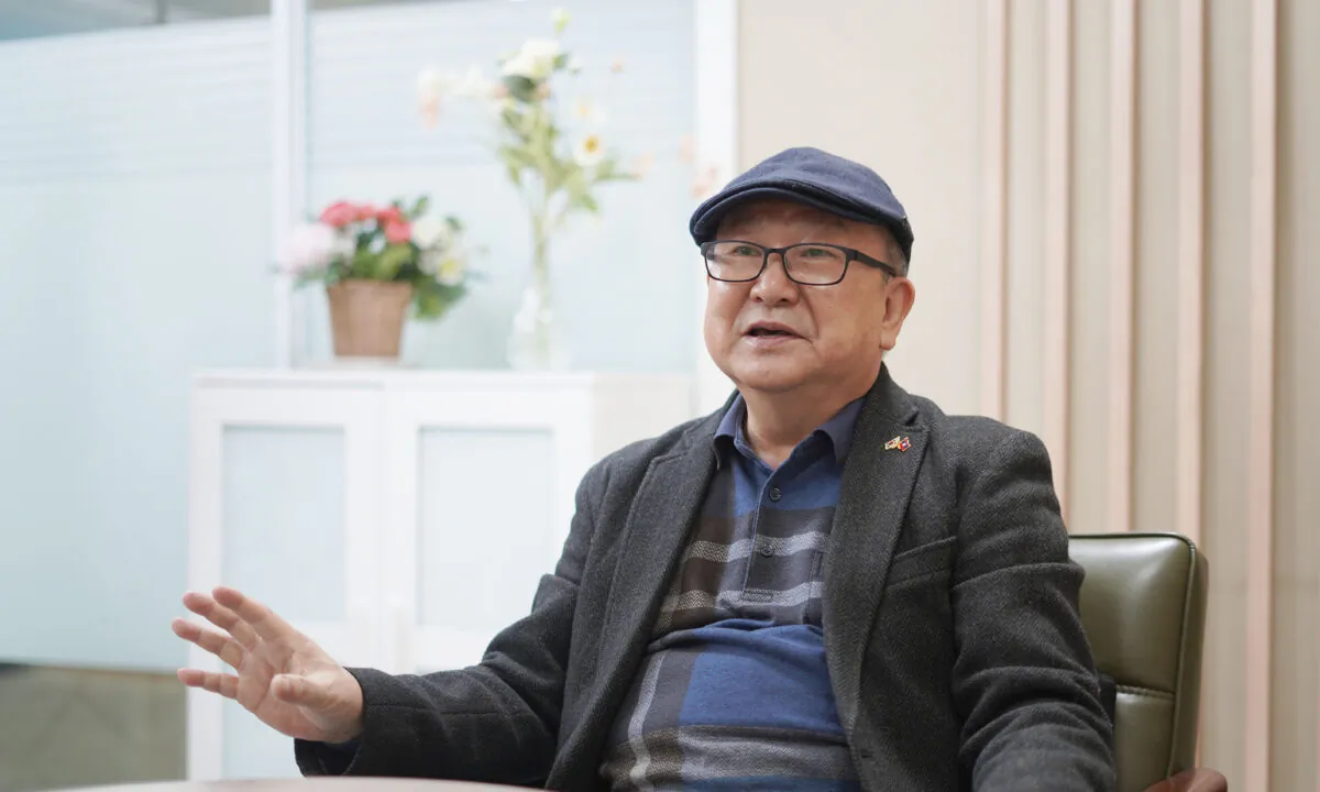 Ông Chang Seok-yong, chủ tịch Ủy ban Các nhà phê bình Nghệ thuật Nam Hàn. (Ảnh : Lee You-jung/The Epoch Times)