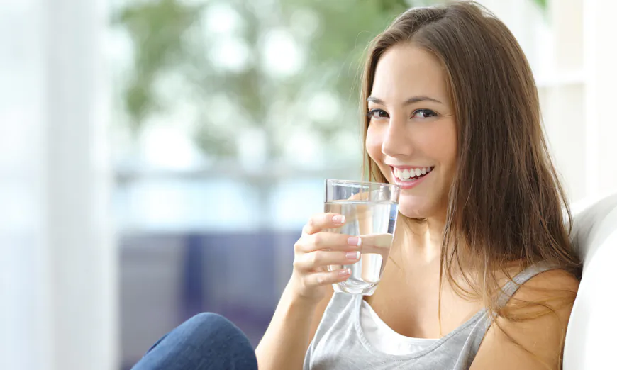 Uống nước đúng cách rất tốt cho sức khỏe nhưng uống quá nhiều có thể gây ngộ độc nước.