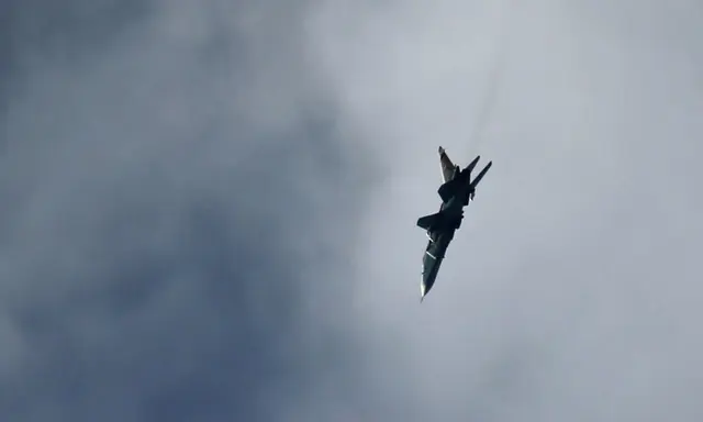 Một chiến đấu cơ MiG-23 do Nga chế tạo bay ở Syria vào ngày 20/02/2018. (Ảnh: Amer Almohibany/AFP qua Getty Images)