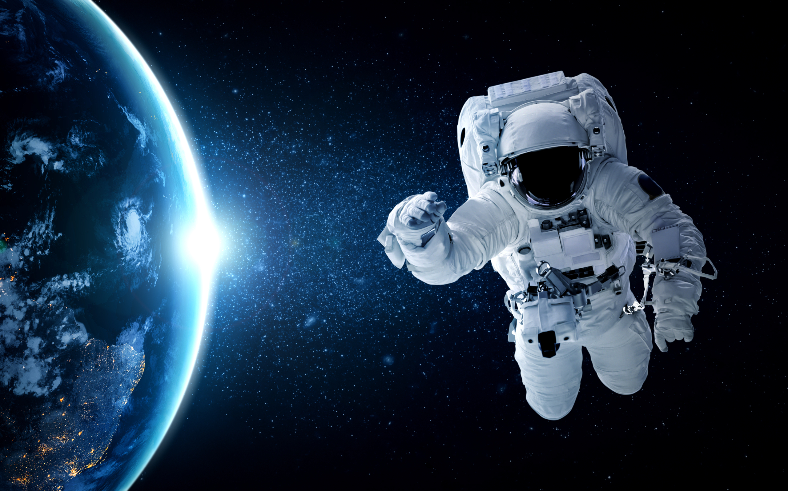 Một phi hành gia thực hiện sứ mệnh trong không gian. (Ảnh: Shutterstock)