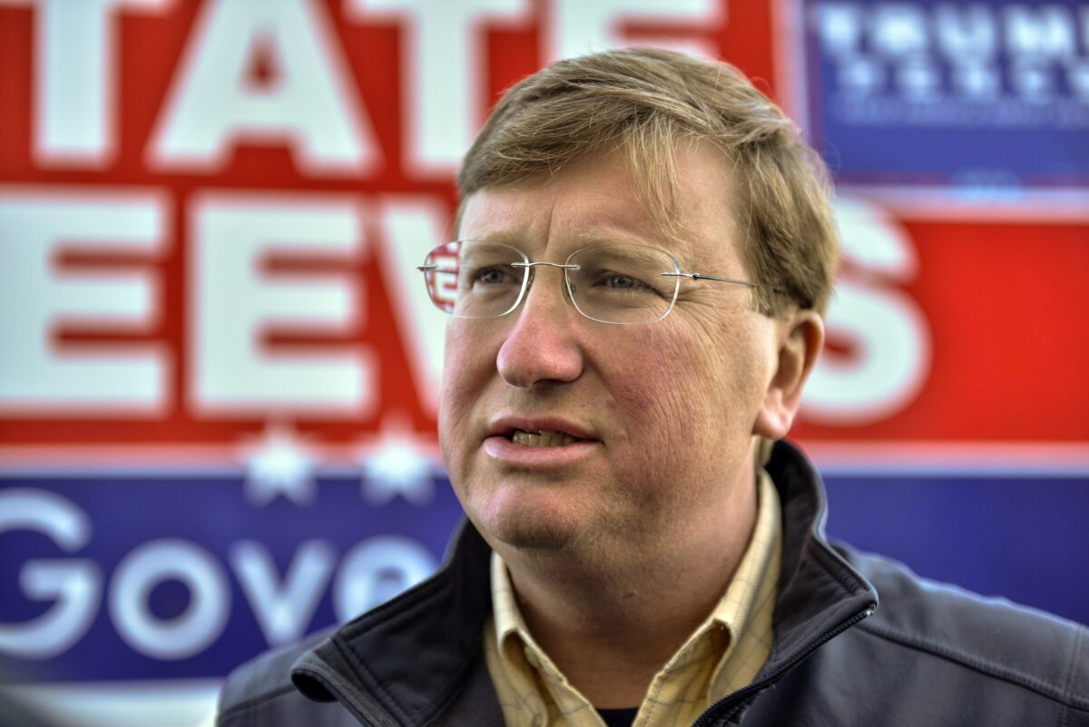 Ông Tate Reeves ở Tupelo, Mississippi, vào ngày 01/11/2019, trước khi giành chiến thắng trong cuộc bầu cử thống đốc. (Ảnh: Brandon Dill/Getty Images)