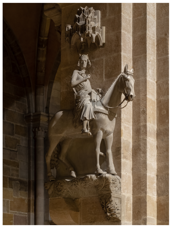 Bức tượng “Bamberg Rider” (Kỵ sĩ Bamberg) trong Nhà thờ chính tòa Bamberg cho thấy trình độ kỹ thuật của các nghệ sĩ thời Trung Cổ phát triển đến mức nào. Bức tượng có thể được chế tác sớm nhất vào năm 1220. (Ảnh: Reinhold Möller/CC BY-SA 4.0)