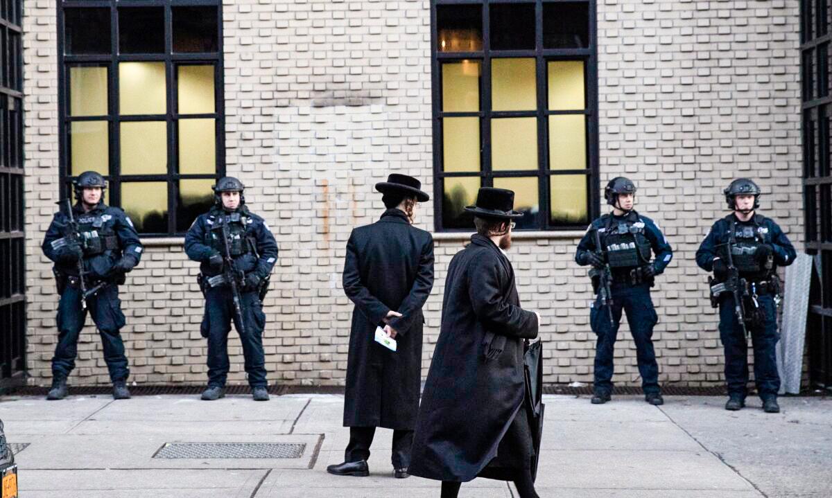 Người Mỹ gốc Do Thái đang tích trữ súng vì lo lắng cho sự an nguy của bản thân