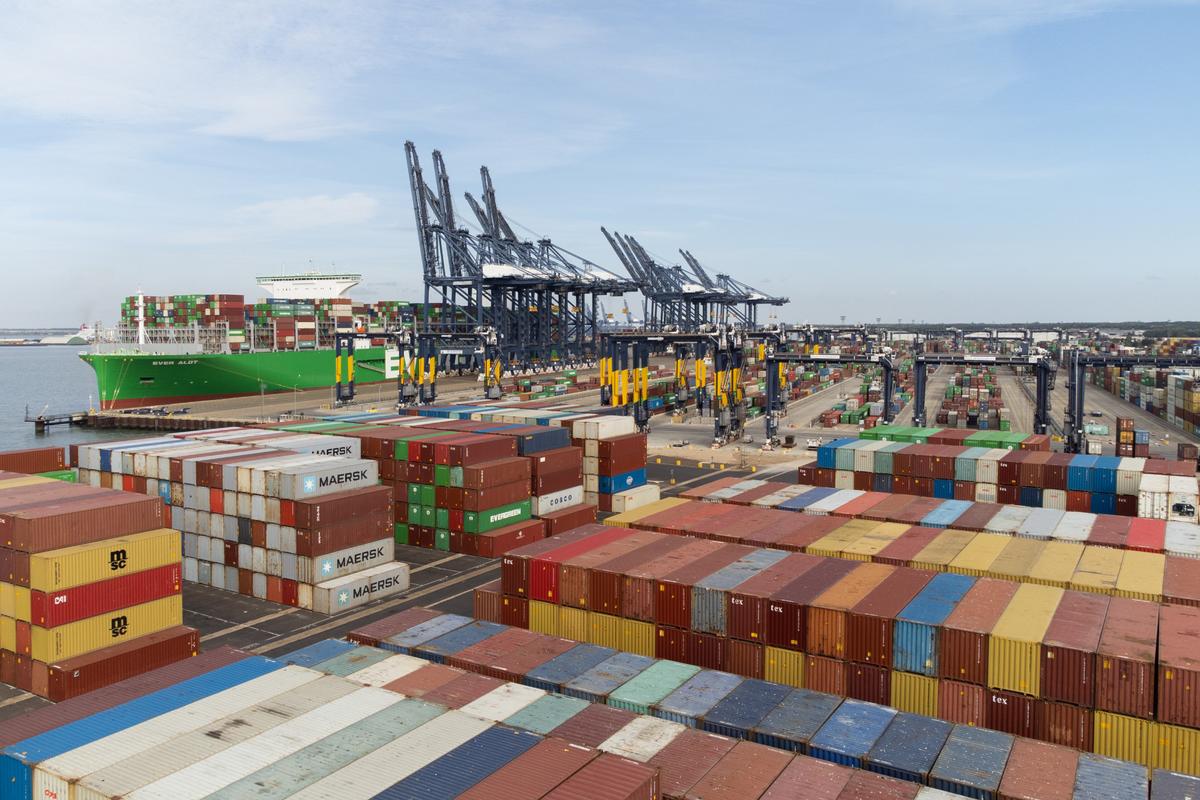 Vương quốc Anh: Quy định chặt chẽ hơn khiến số đơn đề nghị cấp giấy phép xuất cảng sang Trung Quốc bị từ chối tăng gấp đôi