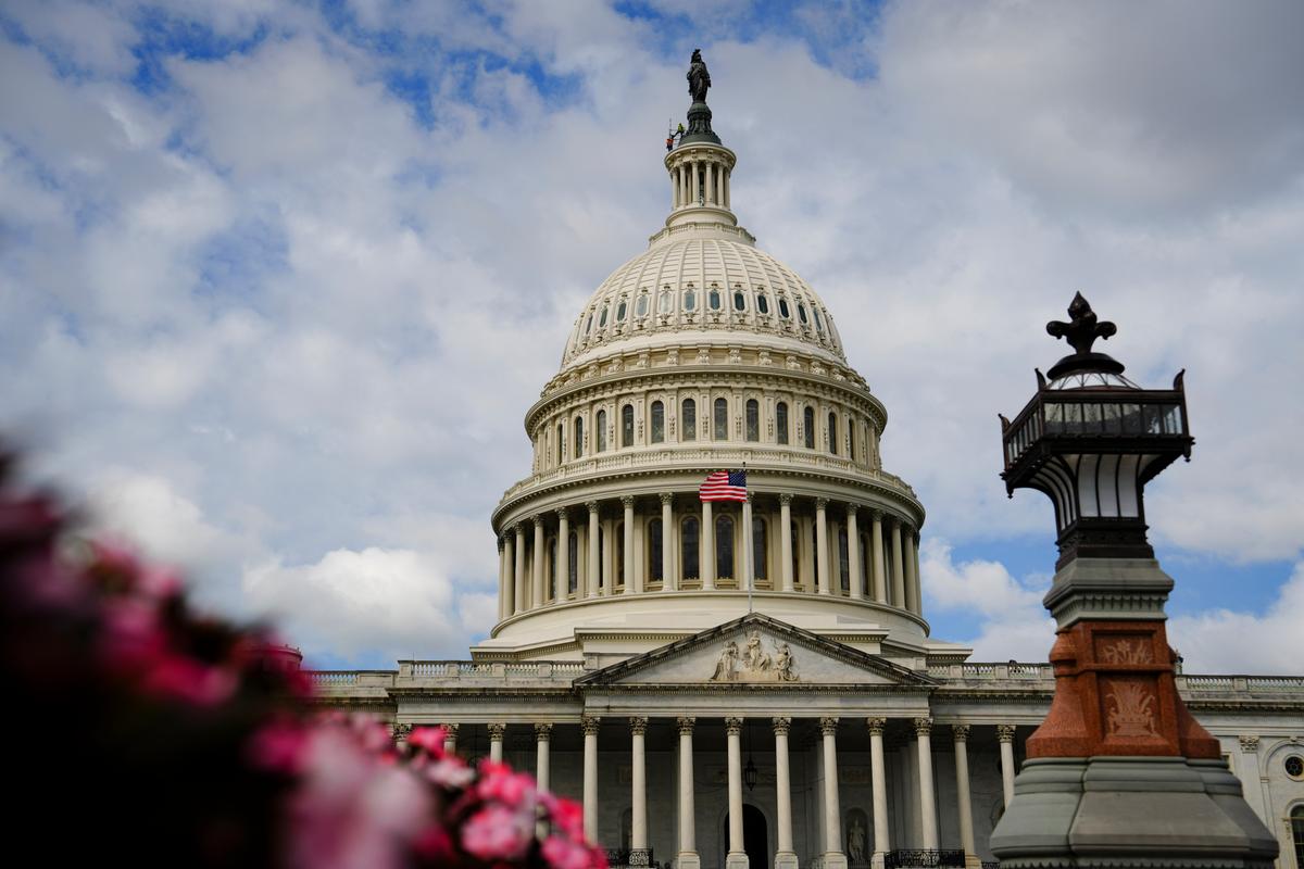 Hoa Kỳ: Hạ viện thông qua dự luật tài trợ tạm thời 45 ngày, gửi tới Thượng viện vài giờ trước thời hạn Chính phủ đóng cửa