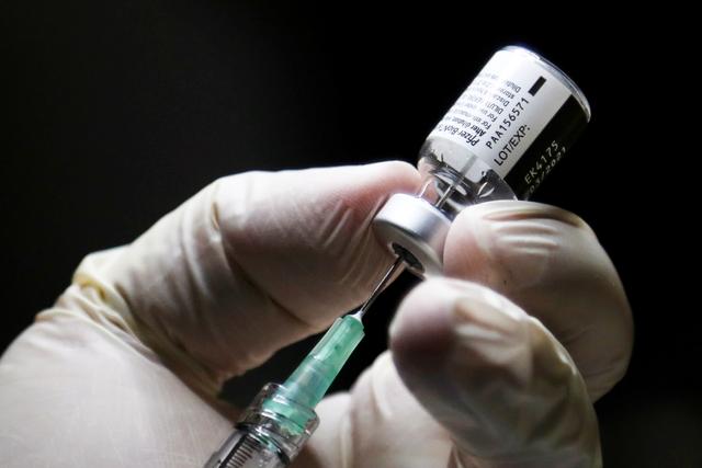 Lệnh bắt buộc chích ngừa vaccine COVID bắt đầu ở tiểu bang đỏ