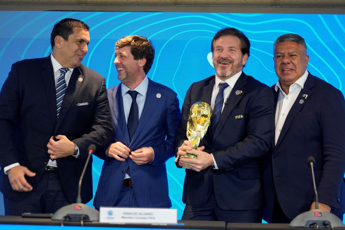 World Cup sẽ được tổ chức ở 6 quốc gia riêng biệt, trong đó có 3 quốc gia Nam Mỹ