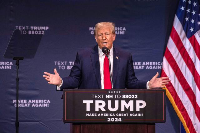 Cựu Tổng thống và là ứng cử viên tổng thống thuộc Đảng Cộng Hòa năm 2024 Donald Trump diễn thuyết tại một sự kiện trong chiến dịch tranh cử ở Wolfeboro, New Hampshire, hôm 09/10/2023. (Ảnh: Joseph Prezioso/AFP qua Getty Images)