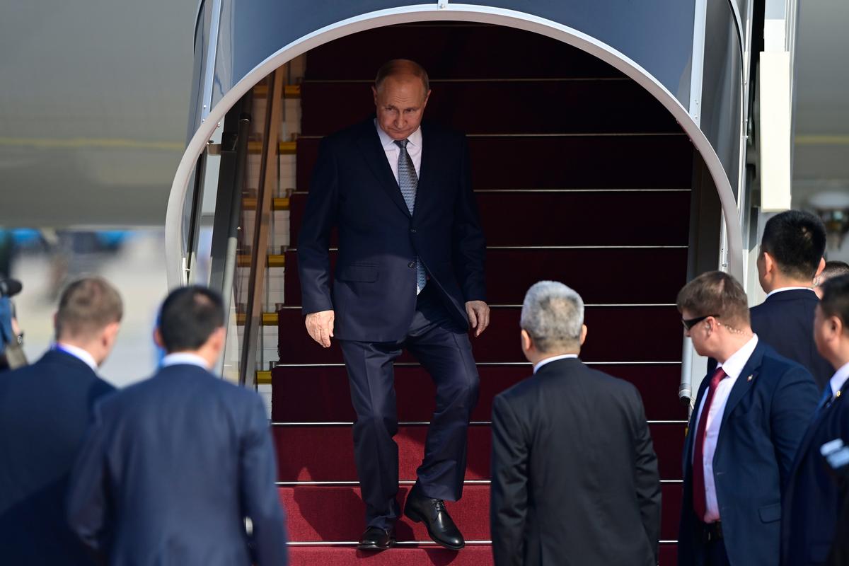 Ông Putin đến Bắc Kinh để tăng cường mối quan hệ với ông Tập ‘bạn tôi’ giữa bối cảnh chiến tranh ở Ukraine và Israel