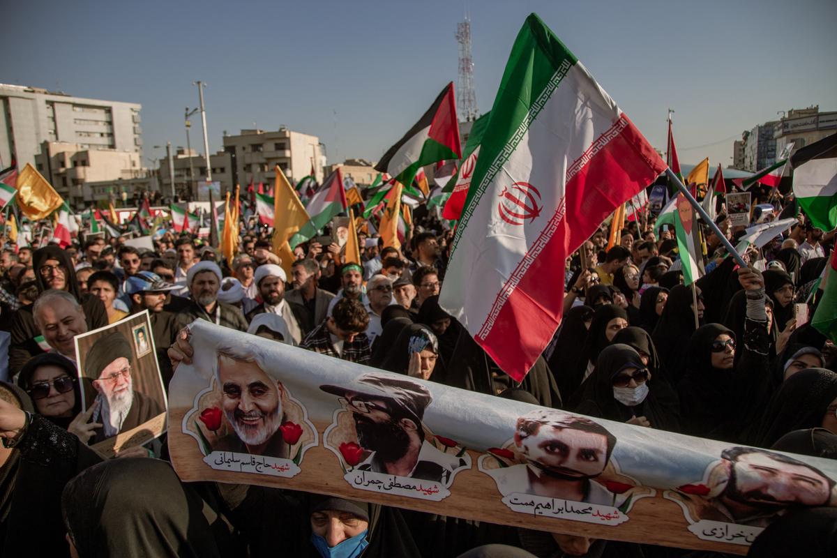 Iran có nhận ra mối nguy hiểm đang tiến đến mình không?