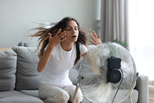 Các chuyên gia nói rằng nhiệt độ cao không chỉ ảnh hưởng đến sức khỏe thể chất mà còn ảnh hưởng đến sức khỏe tinh thần. (Ảnh: Shutterstock)