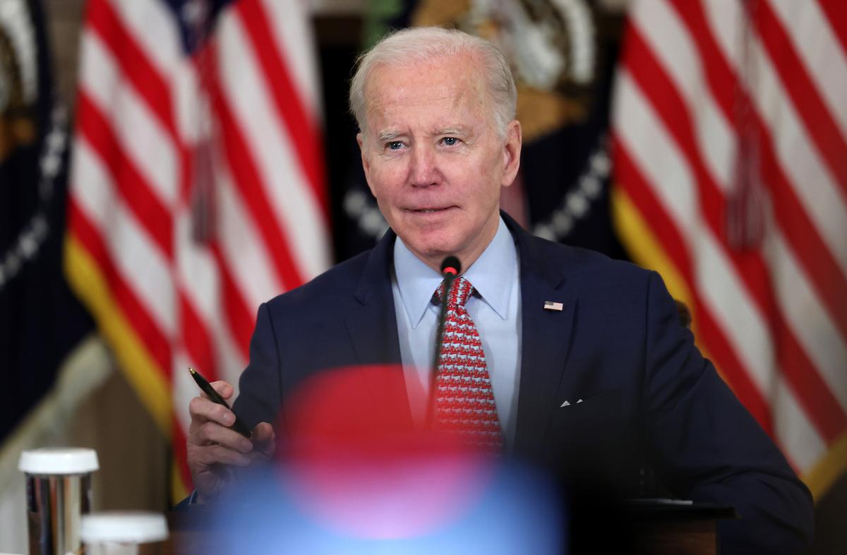 Tổng thống Joe Biden tổ chức một cuộc họp với các cố vấn khoa học và công nghệ tại Tòa Bạch Ốc ở Hoa Thịnh Đốn, hôm 04/04/2023. (Ảnh: Kevin Dietsch/Getty Images)