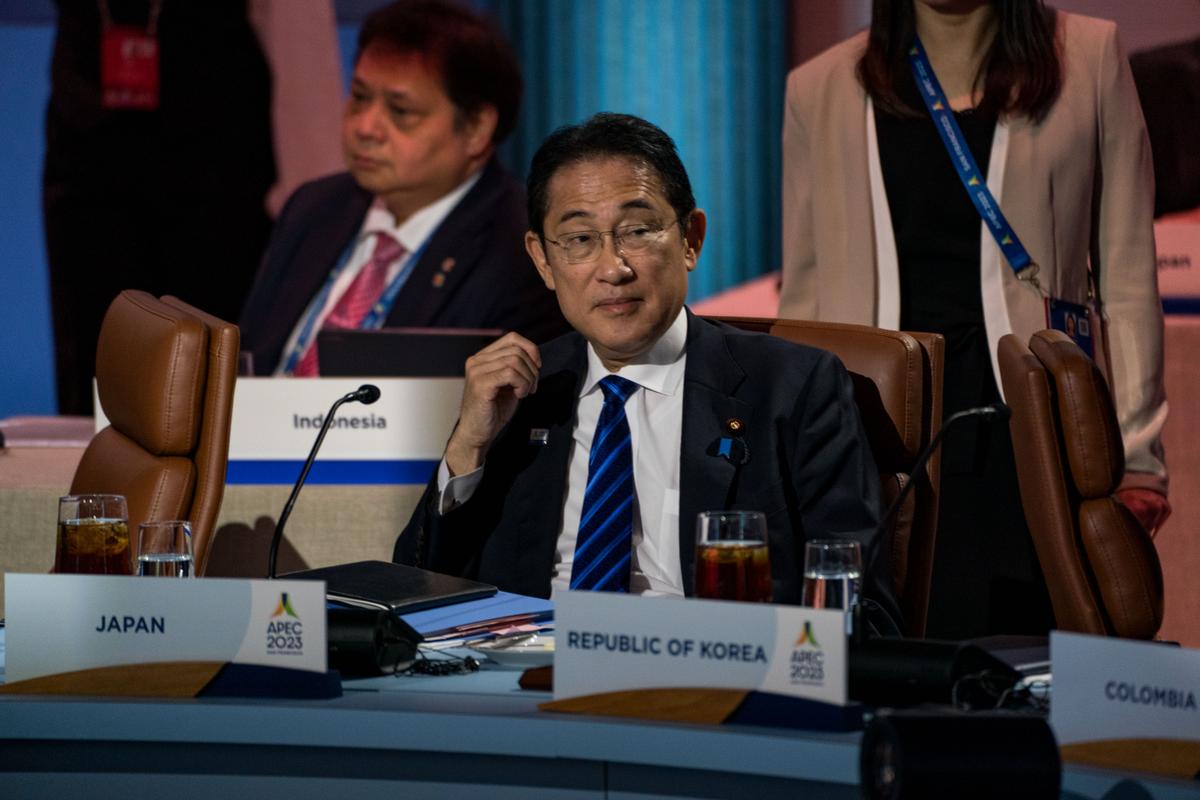 Thủ tướng Nhật Bản chuyển sang ngoại giao quyết đoán đối với ĐCSTQ tại Hội nghị thượng đỉnh APEC