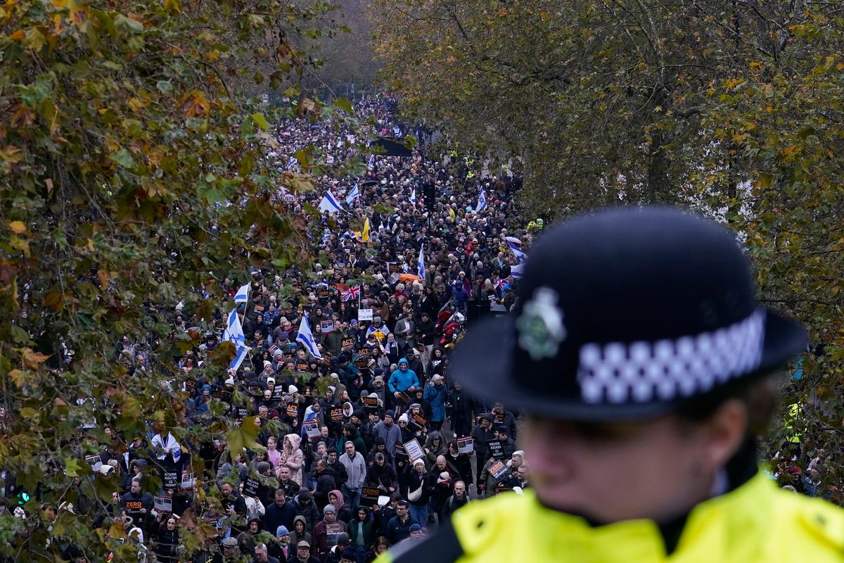 Anh quốc: Hàng chục ngàn người tuần hành để phản đối chủ nghĩa bài Do Thái ở London