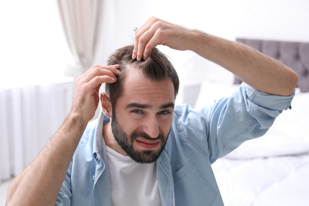 Cách tự nhiên nuôi dưỡng mái tóc dày dặn và chắc khỏe, 6 cách giảm rụng tóc