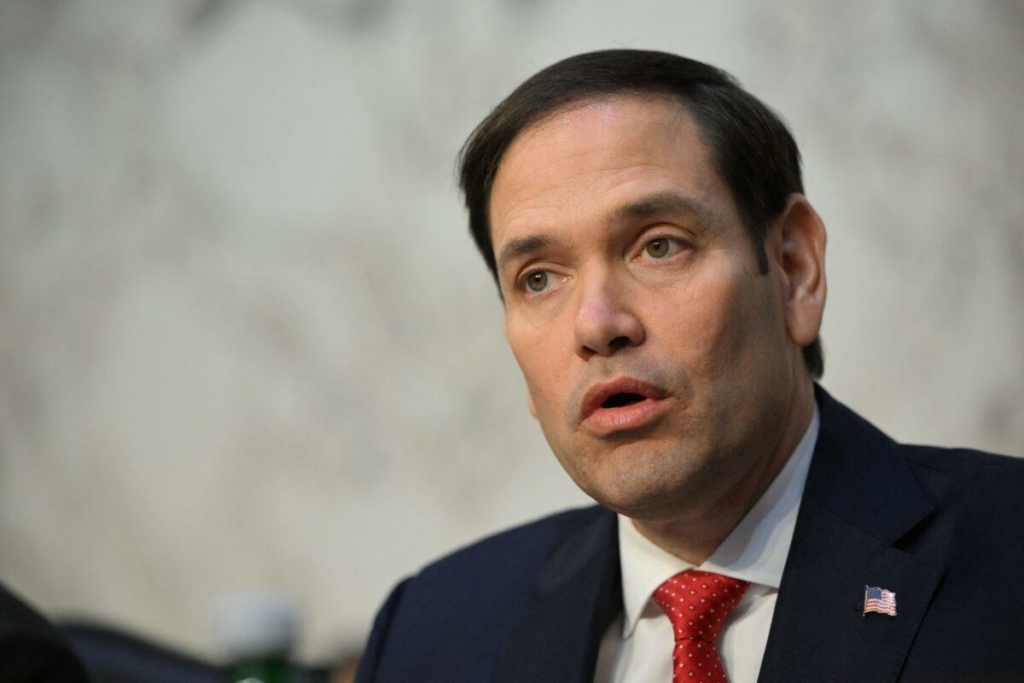 Phó Chủ tịch Ủy ban Tình báo Thượng viện Marco Rubio (Cộng Hòa-Florida) trình bày trong phiên điều trần về các mối đe dọa trên toàn thế giới ở Hoa Thịnh Đốn, hôm 08/03/2023. (Ảnh: Mandel Ngan/AFP qua Getty Images)