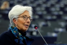 Chủ tịch Ngân hàng Trung ương Âu Châu (ECB) Christine Lagarde trình bày tại Nghị viện Âu Châu trong cuộc tranh luận về báo cáo thường niên năm 2018 của ECB tại Strasbourg, Pháp, vào ngày 11/02/2020. (Ảnh: Vincent Kessler/Reuters)