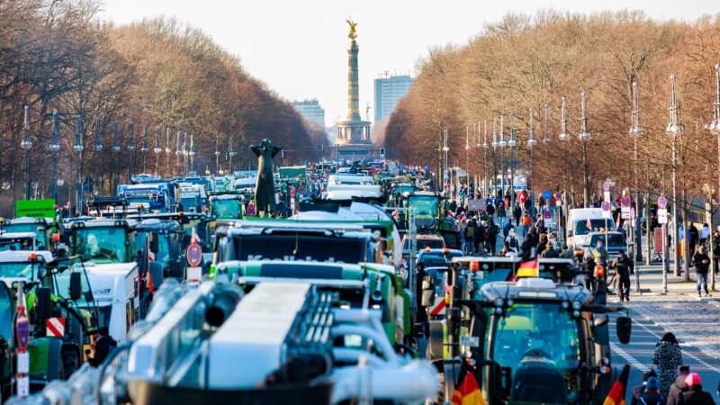 Loạt ảnh: Cuộc biểu tình của nông dân Đức ở Berlin
