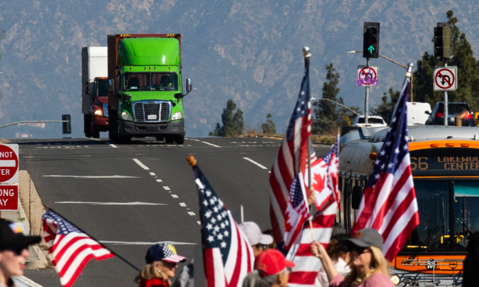 Hoa Kỳ: Đoàn xe ‘Lấy lại Biên giới của Chúng ta’ tiến về phía nam để kêu gọi bảo vệ an ninh biên giới