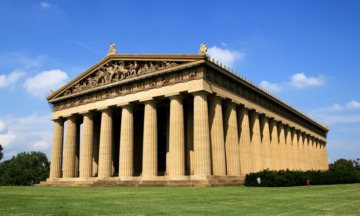 Tâm điểm thu hút sự chú ý ở trung tâm Công viên Centennial tại thành phố Nashville, Tennessee. Đền Parthenon này là bản sao có tỷ lệ 1:1 với đền Parthenon nguyên bản ở Athens. (Ảnh: Mayur Phadtare/CC BY-SA 3.0)