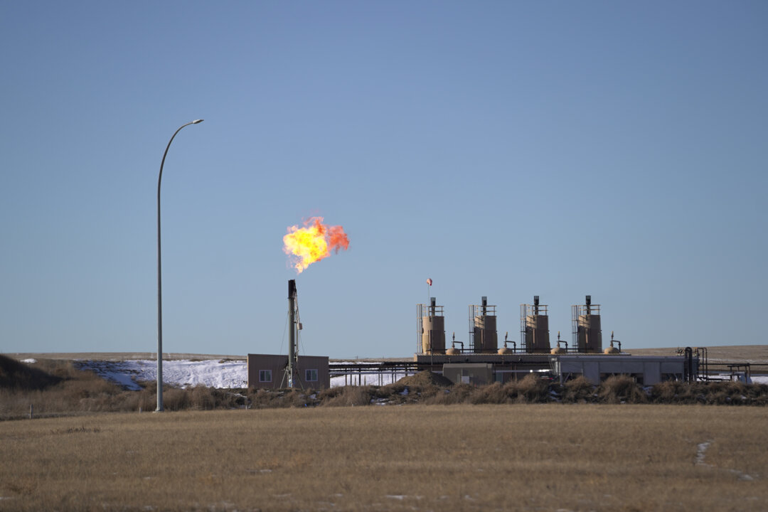 Chính phủ Tổng thống Biden sẽ phạt các công ty dầu khí về phát thải khí methane