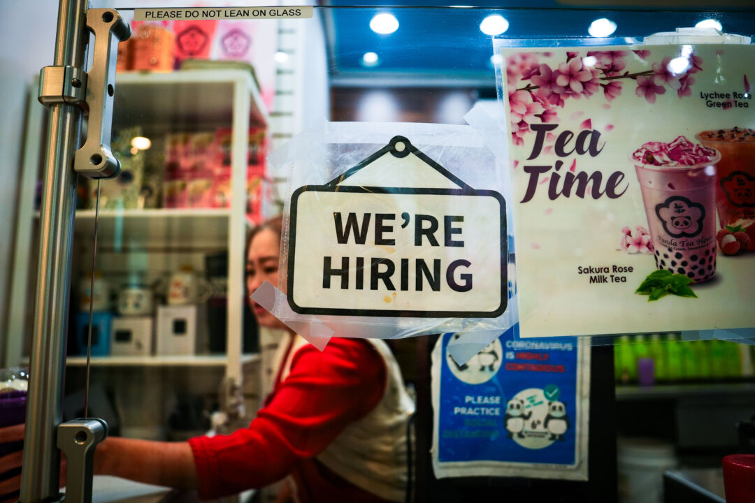 Số đơn ghi danh thất nghiệp hàng tuần của Hoa Kỳ giảm mạnh xuống mức thấp nhất kể từ tháng 09/2022