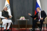 Tổng thống Nga Vladimir Putin gặp Thủ tướng Ấn Độ Narendra Modi bên lề hội nghị thượng đỉnh của các nhà lãnh đạo Tổ chức Hợp tác Thượng Hải (SCO) tại Samarkand, Uzbekistan, vào ngày 16/09/2022. (Ảnh: Alexandr Demyanchuk/Sputnik/AFP qua Getty Images)