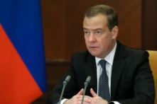 Cựu Tổng thống Nga và là đương kim Phó Chủ tịch Hội đồng An ninh Dmitry Medvedev trình bày tại một cuộc họp ở Moscow, Nga, vào ngày 22/02/2022. (Ảnh: Yekaterina Shtukina/Sputnik, Government Pool Photo qua AP)