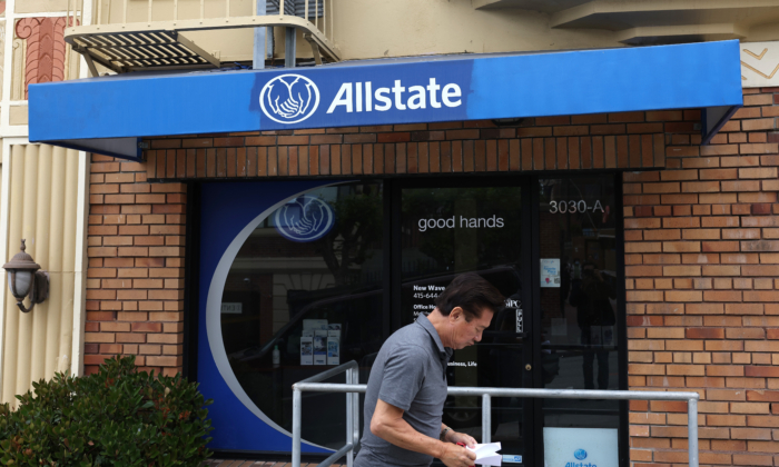 Allstate tăng mức phí bảo hiểm xe hơi lên 30% ở California