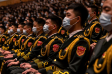 Các thành viên của ban nhạc Quân Giải phóng Nhân dân ngồi trong Lễ khai mạc Đại hội Toàn quốc lần thứ 20 của Đảng Cộng Sản Trung Quốc tại Đại lễ đường Nhân dân vào ngày 16/10/2022, ở Bắc Kinh, Trung Quốc. (Ảnh: Kevin Frayer/Getty Images)