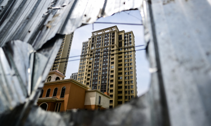 Quang cảnh một khu chung cư chưa hoàn thiện ở thành phố Tân Trịnh ở Trịnh Châu, tỉnh Hà Nam, Trung Quốc, ngày 20/06/2023. (Ảnh: Pedro Pardo/AFP qua Getty Images)
