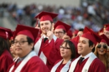 Sinh viên nhận bằng tại Cao đẳng Thành phố Pasadena tham gia lễ tốt nghiệp ở Pasadena, California, vào ngày 14/06/2019. (Ảnh: Robyn Beck/AFP qua Getty Images)