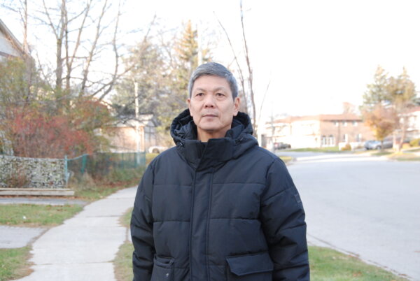 Nhà hoạt động Trần Tư Minh ở Toronto vào ngày 28/11/2023. (Ảnh: Y Linh/The Epoch Times)