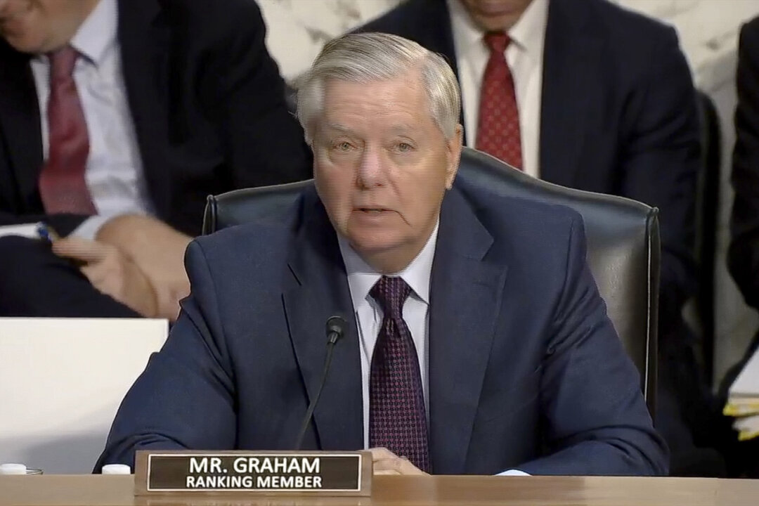 Ông Lindsey Graham phản ứng trước việc Nga thêm ông vào danh sách ‘những kẻ khủng bố và cực đoan’