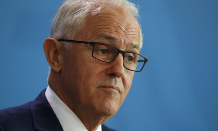 Cựu Thủ tướng Malcolm Turnbull trình bày trước giới báo chí. (Ảnh: Sean Gallup/Getty Images)