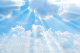 Các chuyên gia đã giải thích trải nghiệm cận tử là gì và tại sao nó lại quan trọng. Ảnh minh họa bầu trời. (Ảnh: Shutterstock)