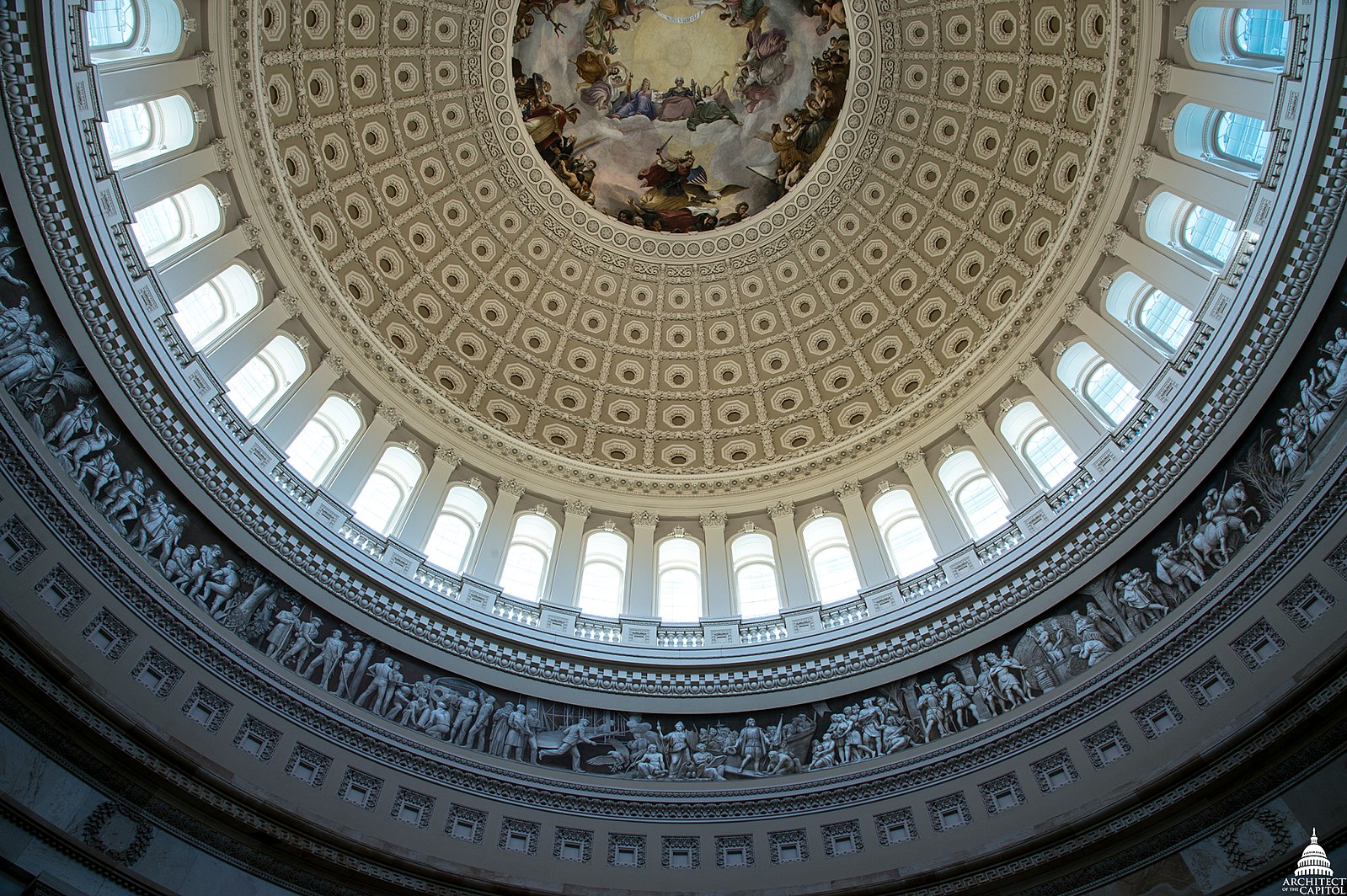 Một góc bức trụ ngạch tại khu Rotunda của Tòa nhà Capitol, bao phủ phần bên trong tòa nhà. (Ảnh: Tư liệu công cộng)