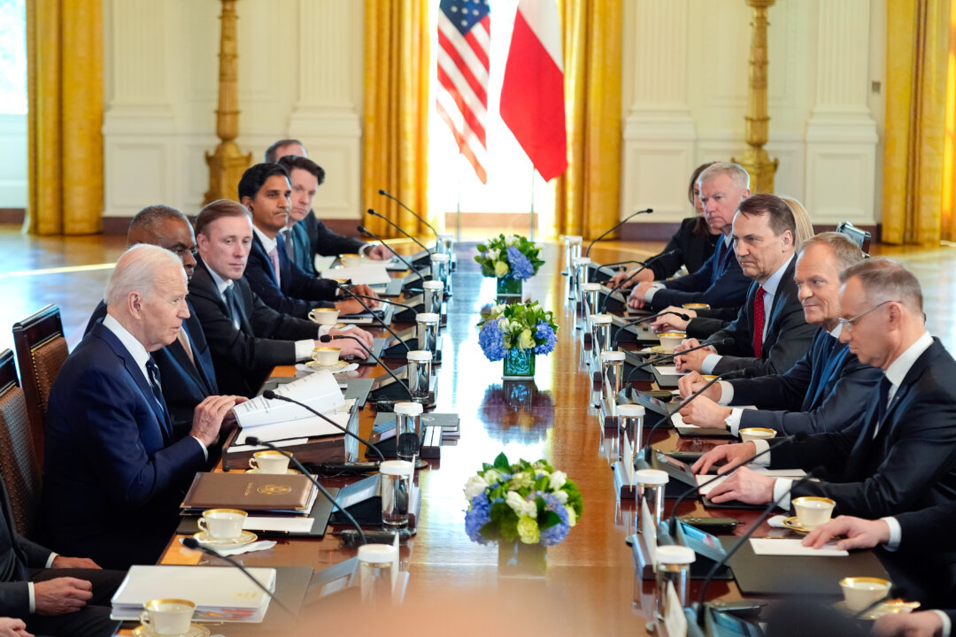 Các nhà lãnh đạo Ba Lan kêu gọi tăng chi tiêu NATO, thêm viện trợ của Hoa Kỳ cho Ukraine trong cuộc họp với TT Biden