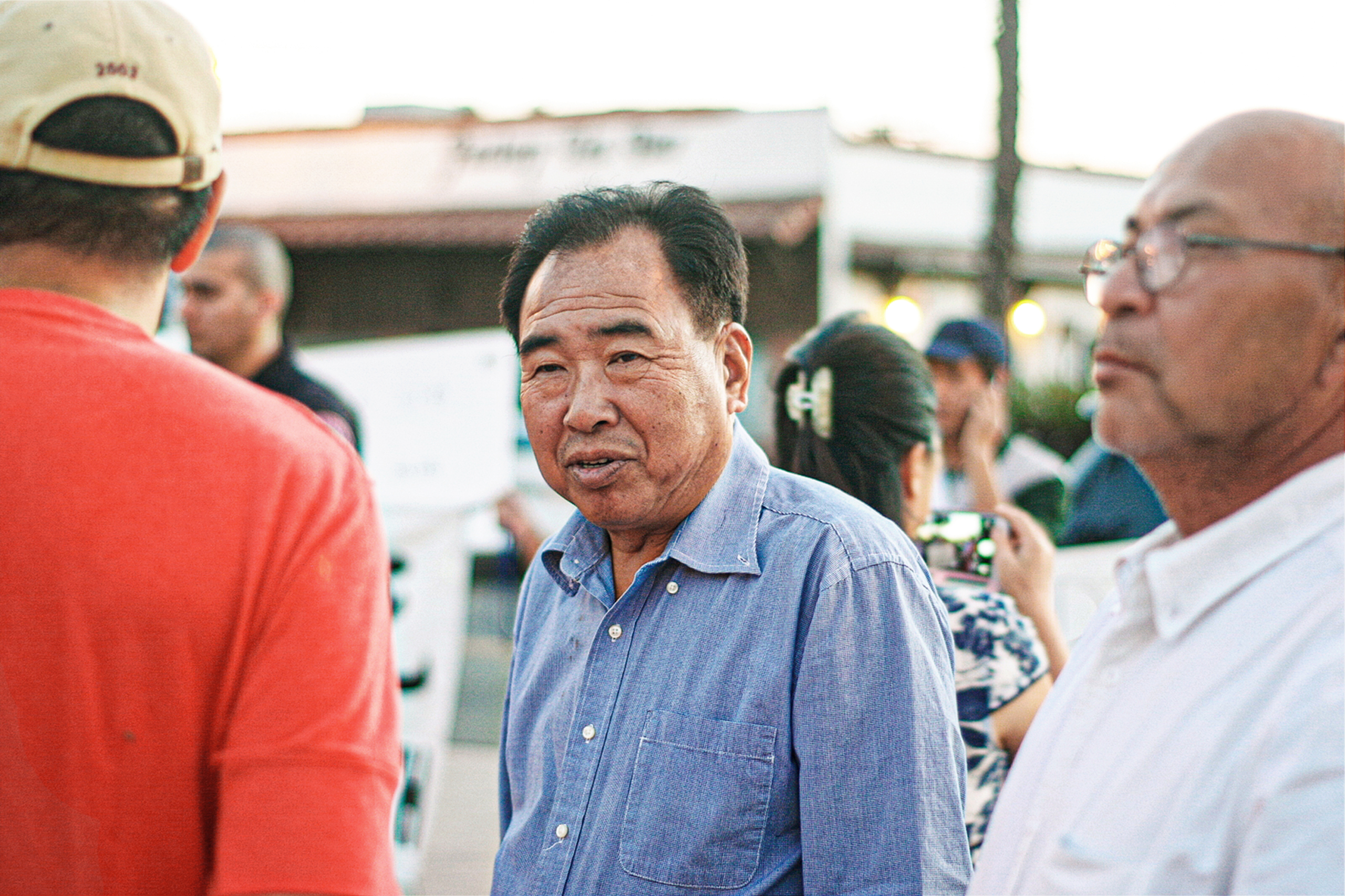 Ông Trần Quân, hay còn gọi là John Chen, tham dự một sự kiện ủng hộ Bắc Kinh do ông tổ chức tại San Gabriel Mission Playhouse ở California vào tháng 10/2016. (Ảnh: Liu Fei/The Epoch Times)
