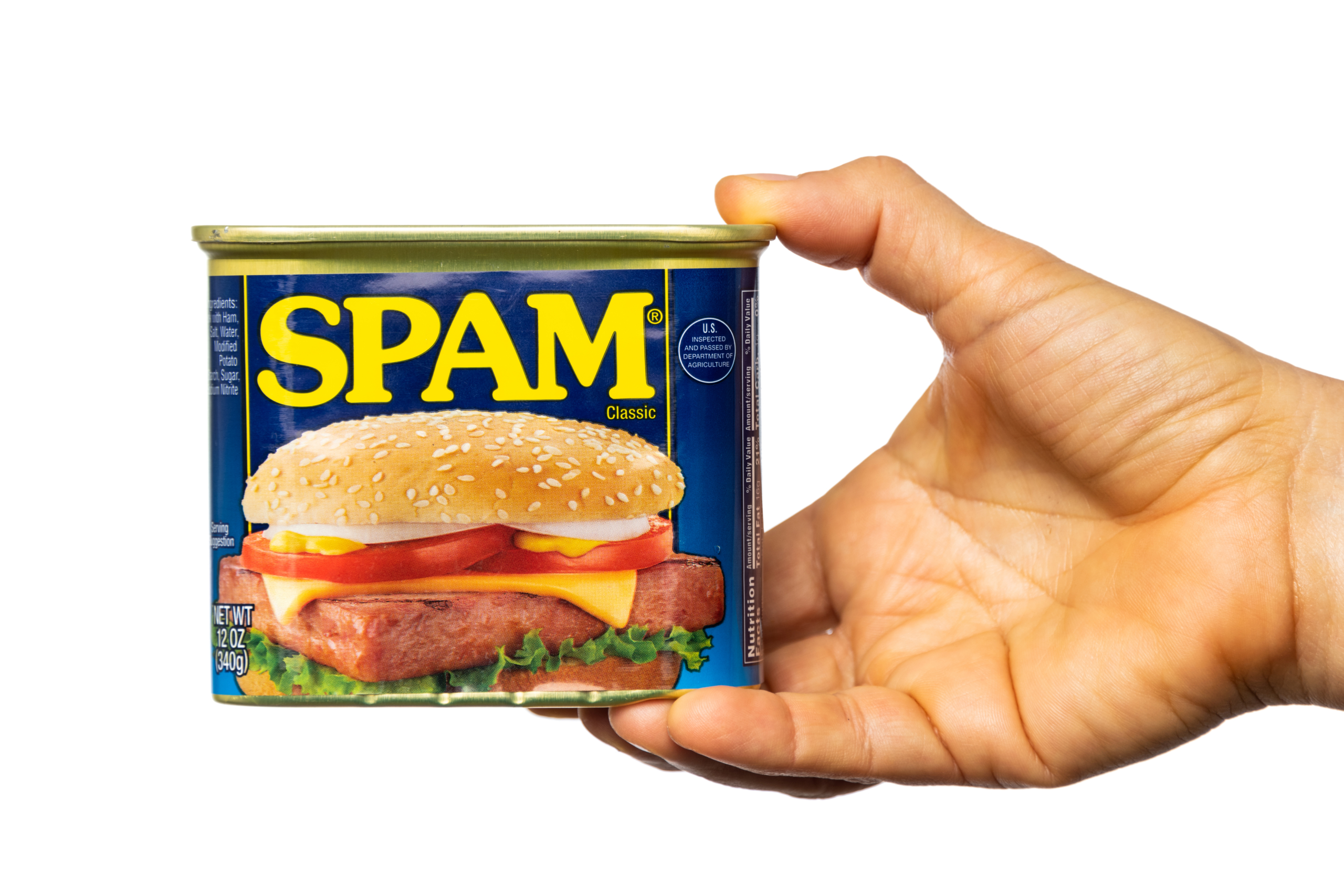 Thịt hộp Spam là thịt hộp được chế biến từ thịt lợn, muối, đường, tinh bột và gia vị, có thể ăn ngay sau khi mở. Đây là bữa ăn khẩn cấp của quân đội Hoa Kỳ trong Đệ nhị Thế chiến khi nguồn cung cấp thực phẩm khan hiếm. (Ảnh: Shutterstock)