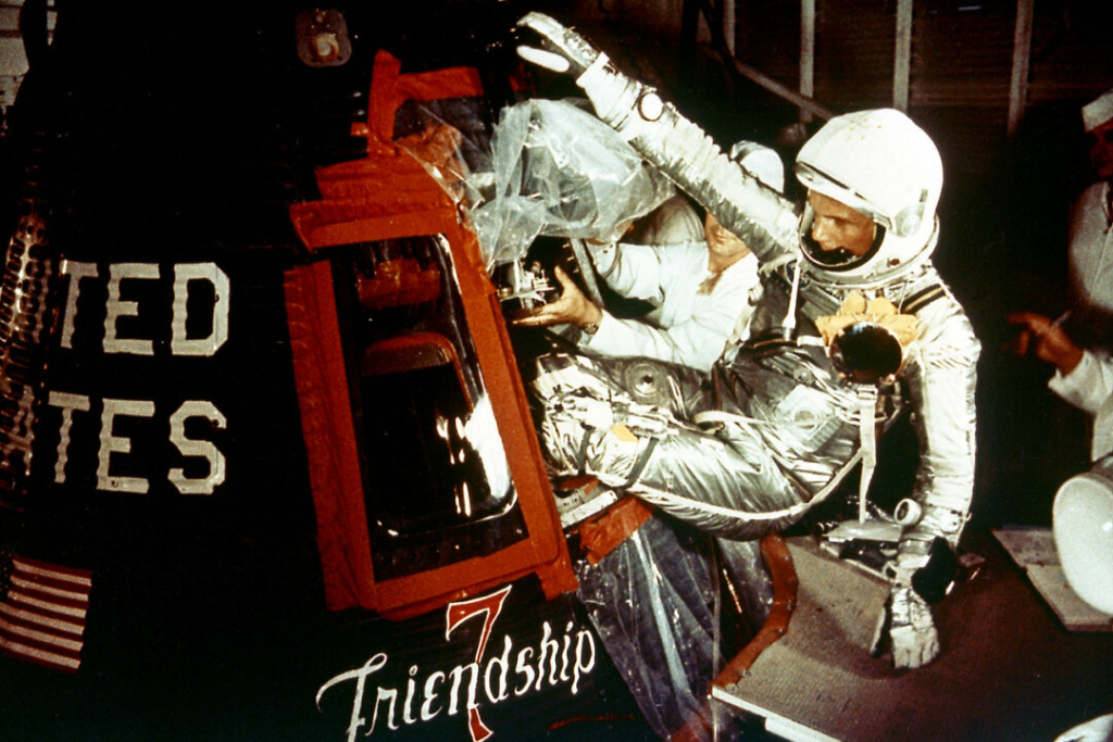 Chính trị, khoa học, và sự táo bạo đã giúp Hoa Kỳ chiến thắng trong Cuộc chạy đua vào không gian