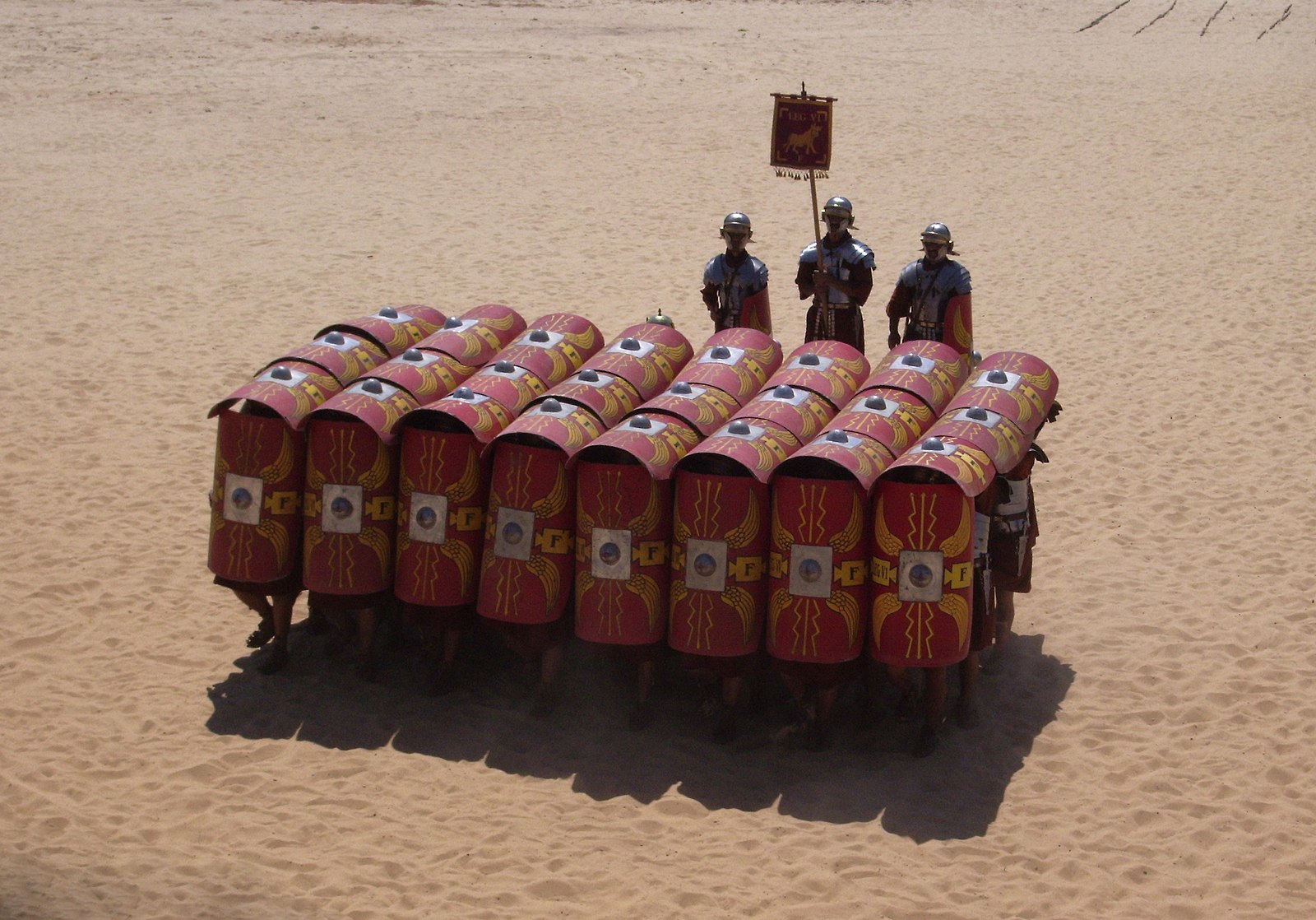 Quân đội La Mã cổ đại đã chiến thắng trong nhiều trận chiến bằng cách sử dụng các đội hình như cách sắp xếp testudo (đội hình mai rùa) này. (Ảnh: Splette/ CC BY-SA 2.0 )