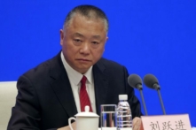 Ông Lưu Dược Tiến (Liu Yuejin), ủy viên cấp thứ trưởng thuộc Ủy ban Kiểm soát Ma túy Quốc gia Trung Quốc, nói trong một cuộc họp báo ở Bắc Kinh, Trung Quốc, ngày 01/04/2019. (Ảnh: Sam McNeil/AP)