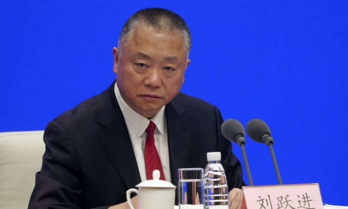 Ông Lưu Dược Tiến (Liu Yuejin), ủy viên cấp thứ trưởng thuộc Ủy ban Kiểm soát Ma túy Quốc gia Trung Quốc, nói trong một cuộc họp báo ở Bắc Kinh, Trung Quốc, ngày 01/04/2019. (Ảnh: Sam McNeil/AP)