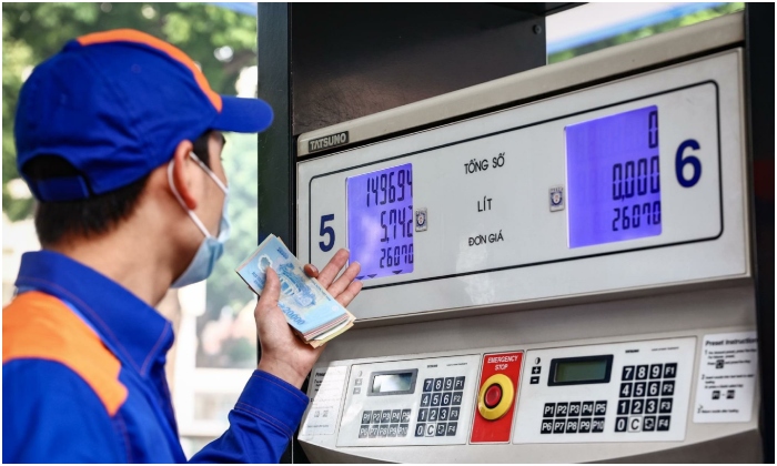 Việt Nam: Giá xăng, dầu đồng loạt giảm mạnh