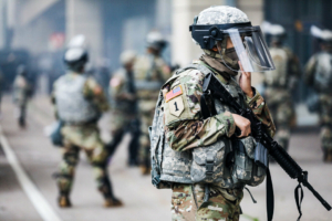 Hoa Kỳ: 50 thống đốc phản đối kế hoạch liên bang nhằm thuyên chuyển các đơn vị Vệ binh Quốc gia